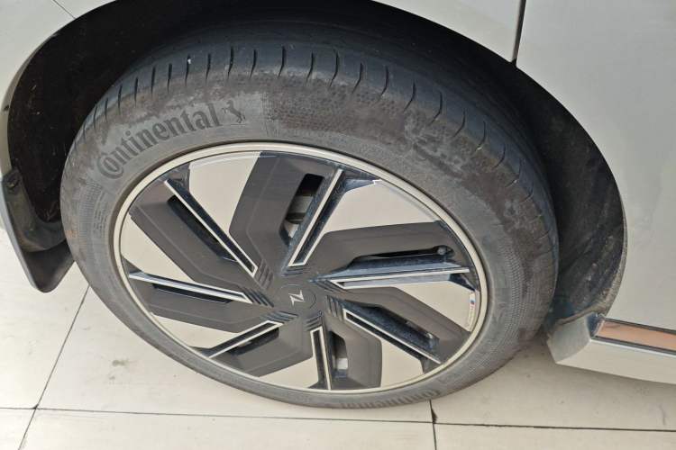 Used Dongfeng eπ eπ008 2024 210Max Range-Extended Version 6 Seats
