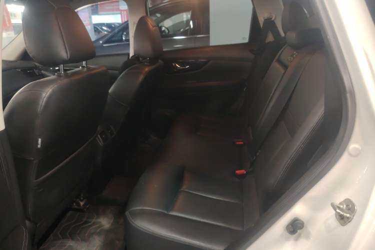 Used Nissan X-Trail 2022 2.0L Two-Wheel Drive Smart Connect Premium Edition
