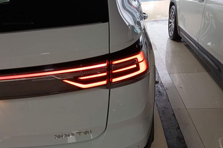 Used Volkswagen Tharu 2023 300TSI Two-Wheel-Drive Full Moon Edition