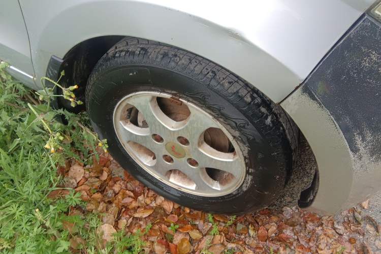 Used Wuling Hongguang 2013 1.5L Base Version Right Front Wheel Hub