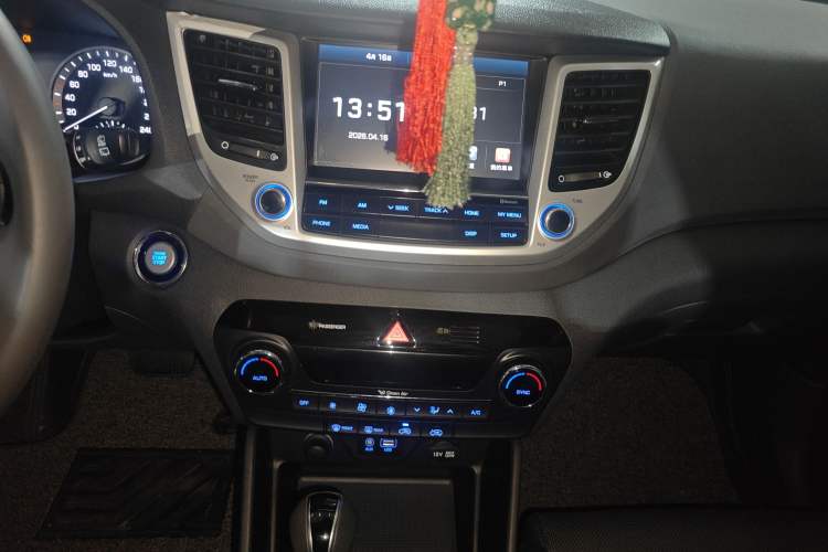 Used Hyundai Tucson 2018 1.6T Dual-Clutch Two-Wheel Drive 15th Anniversary Special Edition Audio And AC Panel