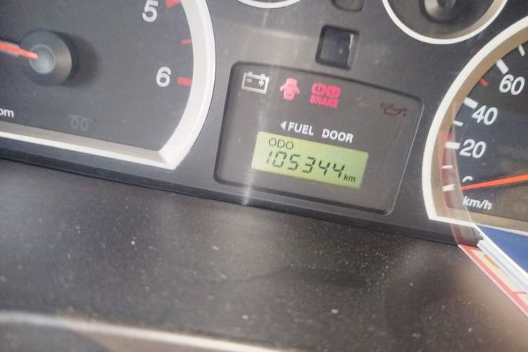 Used Huatai Santa Fe Classic 2012 2.0T Diesel Automatic 4x4 Prestige Version Odometer Close Up