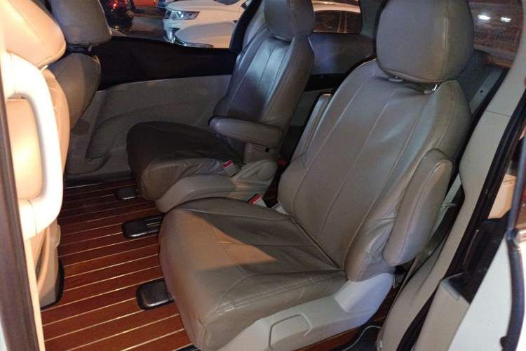 Used Buick GL8 2022 Land Cruiser Executive Class 652T Comfort Model