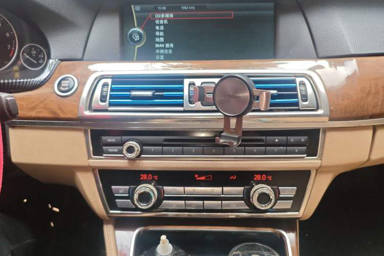 Used BMW 5 Series 2011 528Li Leading Model
