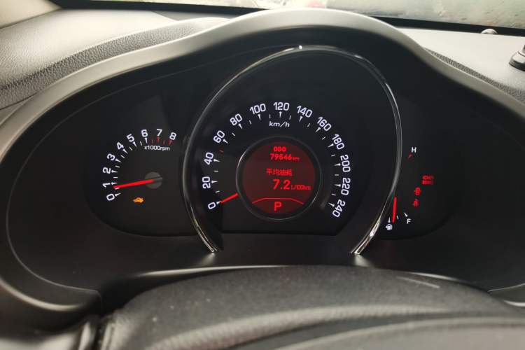 Used Kia Sportage R 2012 2.0L Automatic Two-Wheel Drive NAVI Odometer Close Up