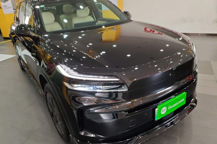 Used ONVO Luxeed L90 2025 Model—Max Six-Seater Version
