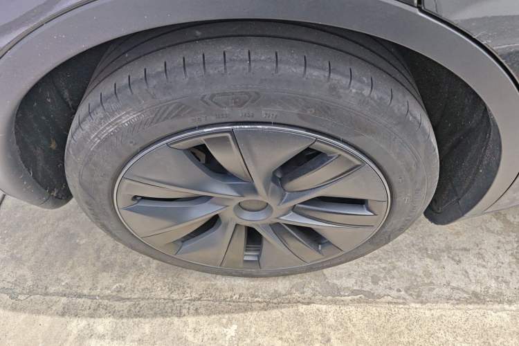 Used Tesla Model Y 2024 Rear-Wheel-Drive Version Right Rear Wheel Hub