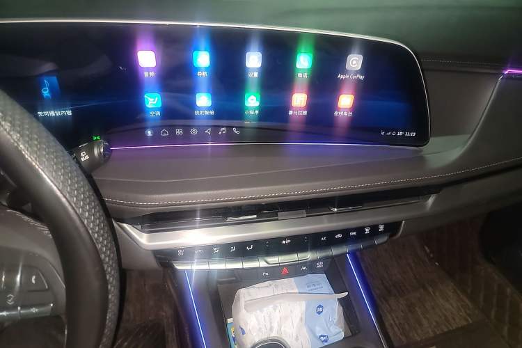 Used Cadillac XT4 2024 25T Two-Wheel Drive Fashion Edition Audio And AC Panel