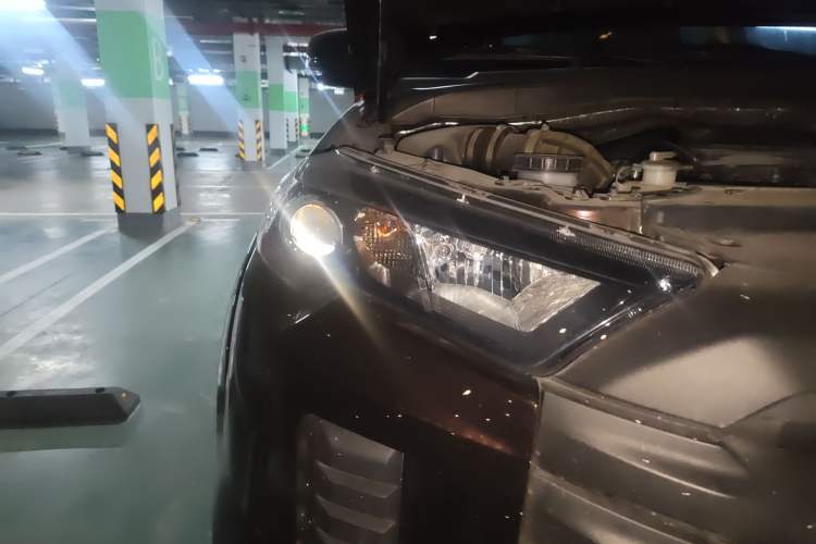 Used JMC Baodian 2023 2.5T Diesel Two-Wheel Drive Comfort Edition Flat-Base Cargo Bed Long Wheelbase JX4D25A6L