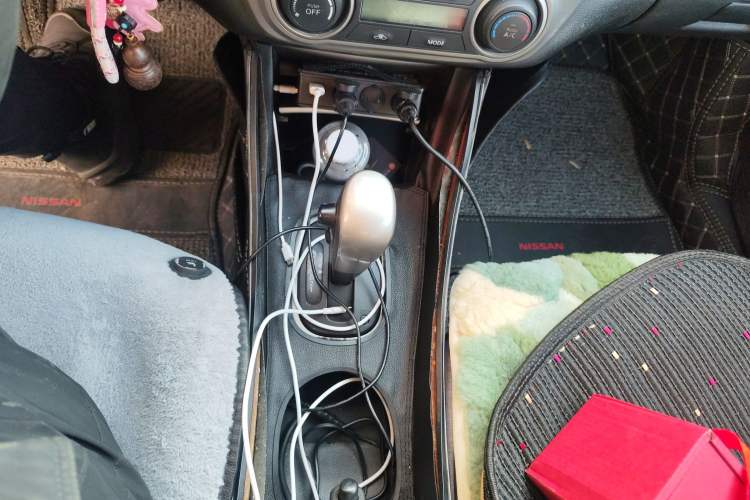 Used Nissan Sylphy 2012 Classic 1.6XE Automatic Comfort Edition Gear Lever