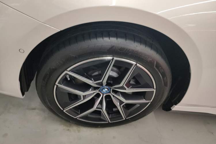 Used BMW i5 2025 eDrive 40L M Sport Package
