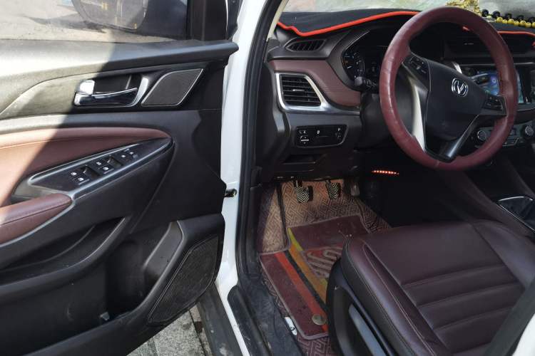 Used CHANGAN Lingxuan 2017 1.6L Manual Happiness Edition