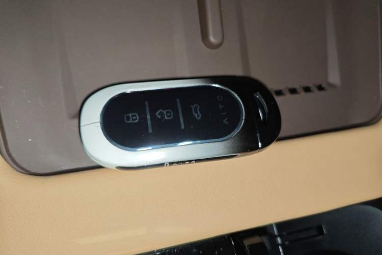 Used Hima AITO M7 2024 1.5T Intelligent Drive 4x4 Max Edition 6 Seats Interior 1