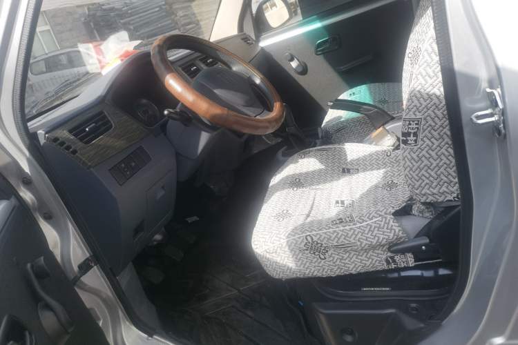 Used Jinbei Hiace X30 2024 1.5L Champion Edition Passenger Vehicle 5/6/7 Seats Left Front Seat