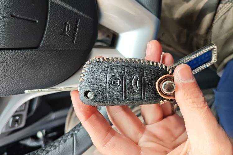 Used JAC Refine M3 2022 PLUS 1.5T 7-Seater Standard Model