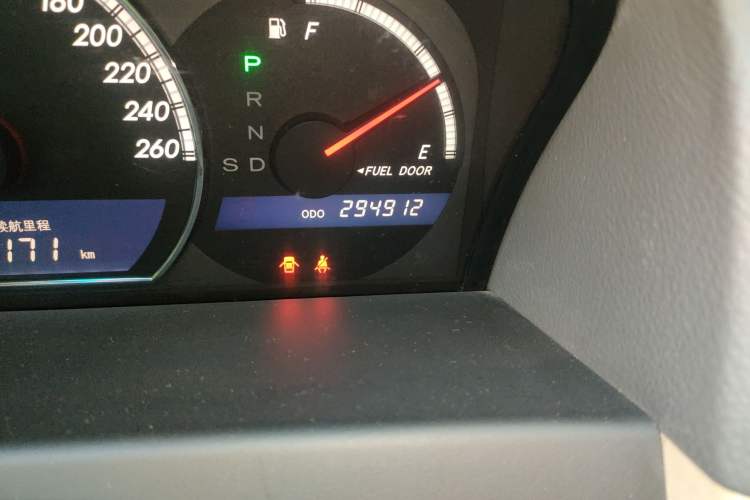 Used Toyota Crown 2007 2.5L Royal Special Edition Odometer Close Up