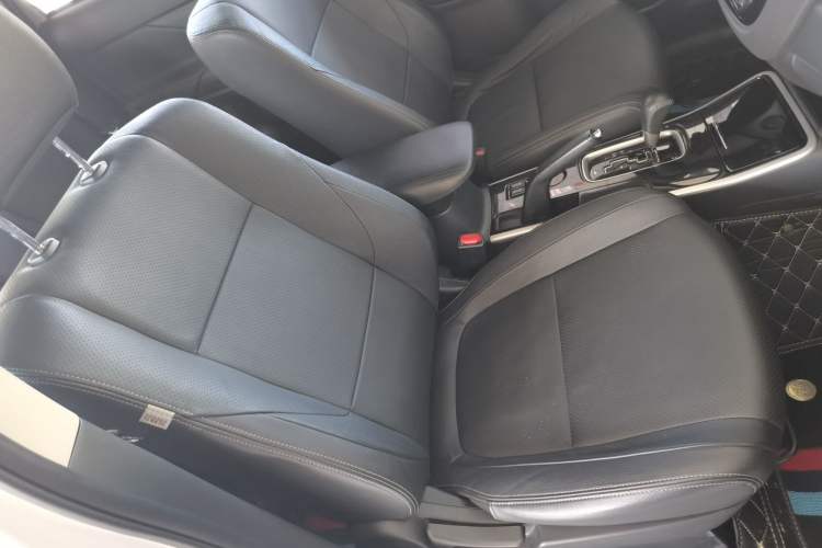 Used Mitsubishi Outlander 2018 2.0L Two-Wheel Drive Glory Edition 5 Seats