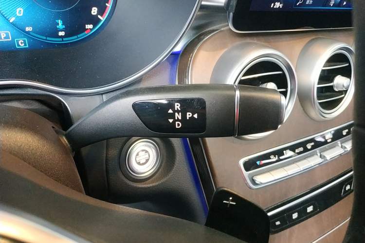 Used Mercedes-Benz GLC 2022 Second Facelift GLC 260 L 4MATIC Luxury Edition
