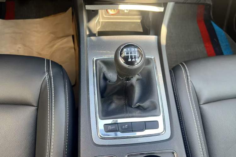 Used Roewe i6 2017 20T Manual Luxury Edition