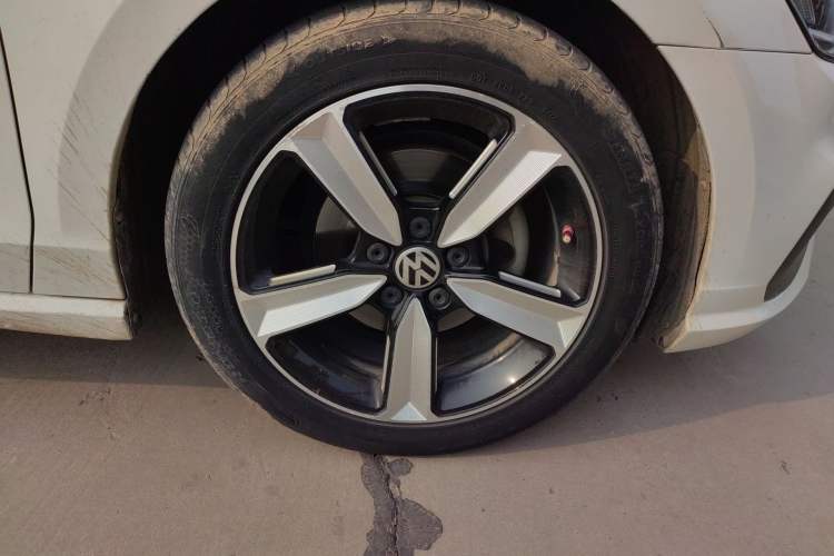 Used Volkswagen Lamando 2019 230TSI DSG Fashion Edition China VI Right Front Wheel Hub