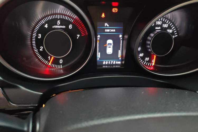 Used Leopaard CS10 2015 2.0T Manual Supreme Edition Odometer Close Up