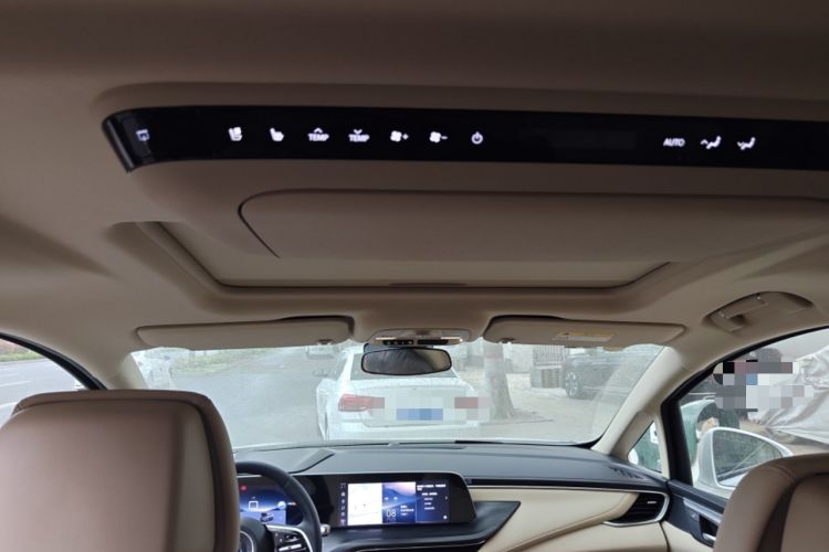 Used Buick GL8 New Energy 2025 Lu Shang Luxury Edition 7-Seater
