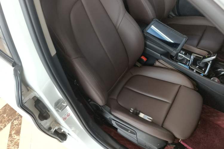 Used BMW 1 Series 2020 125i Leading Model M Sport Package Right Front Seat