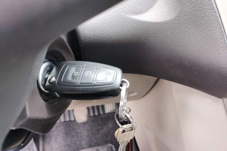 Used Ford Focus 2012 Sedan 1.6L Manual Comfort Model
