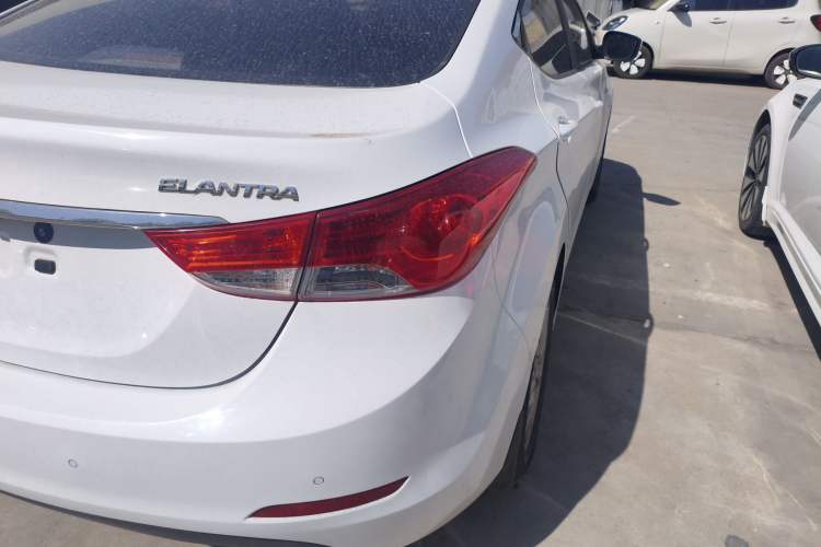 Used Hyundai Elantra (5th Generation / Langdong) 2015 1.6L Automatic Fashion Model Exterior 3