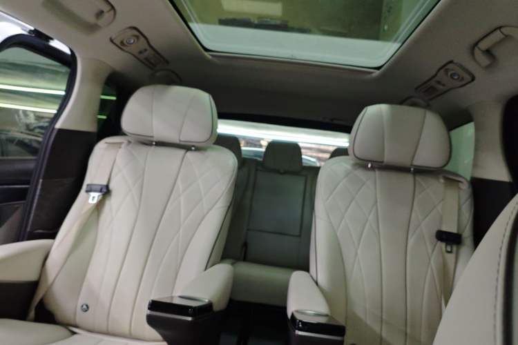 Used Denza D9 2024 DM-i 1050 Luxury Model