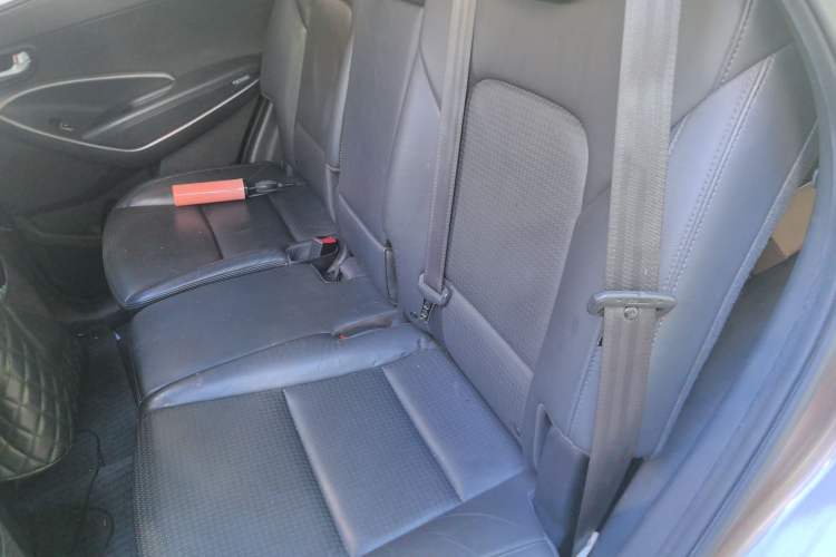 Used Hyundai Santa Fe 2013 2.4L Automatic Two-Wheel Drive Smart Version
