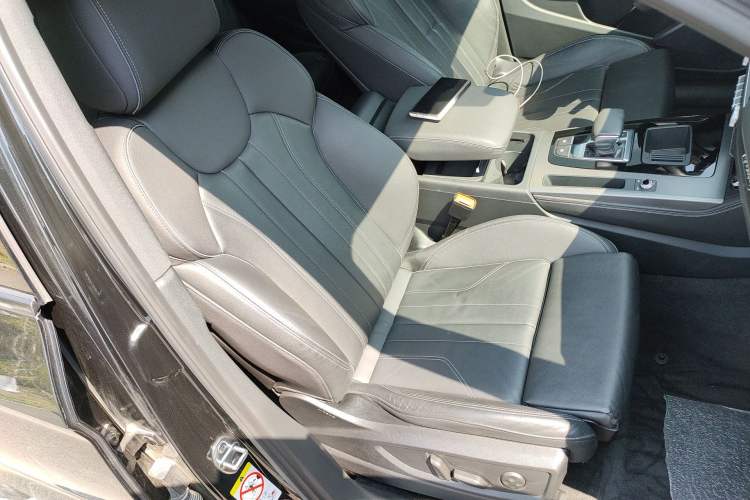 Used Audi Q5L 2023 40T Luxury Dynamic Model
