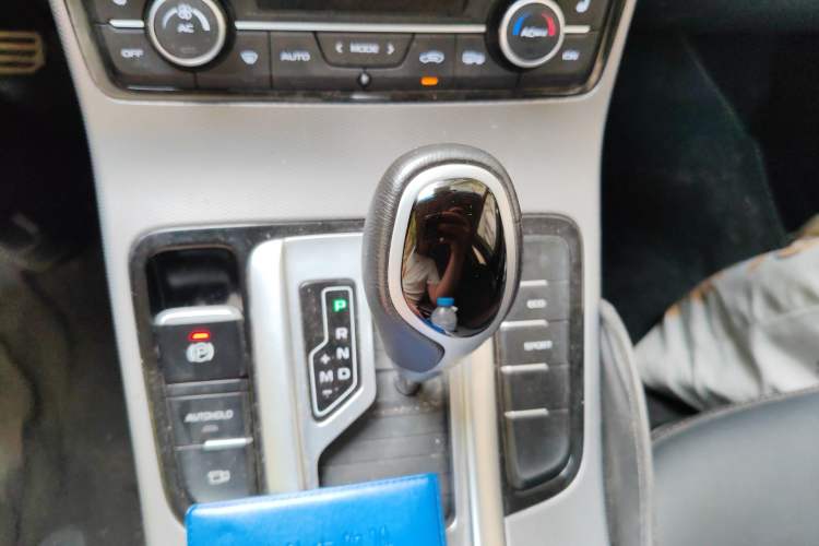 Used Geely Auto Emgrand GS 2018 Lingchao Edition 1.4T Automatic ZhenShang Smart Connectivity Model Gear Lever