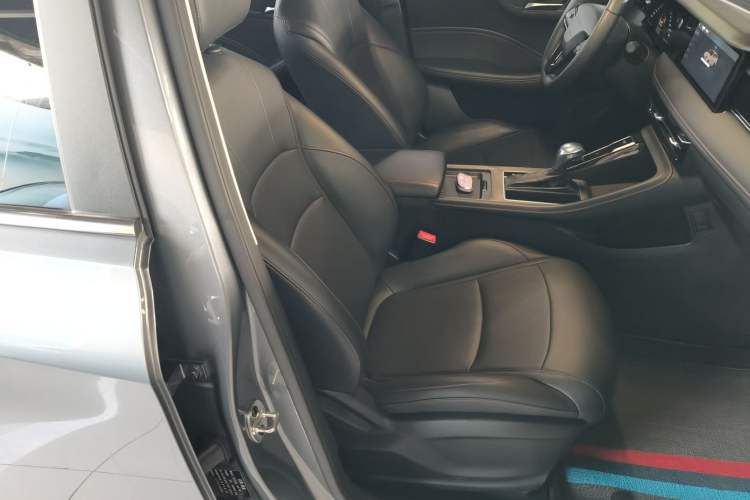 Used Roewe i5 2023 1.5L CVT Luxury Edition Right Front Seat