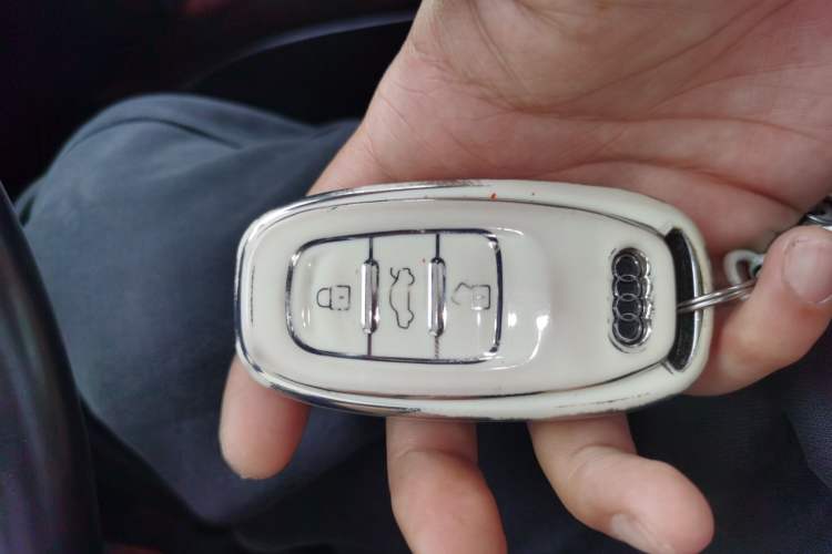 Used Audi A4L 2015 35 TFSI Automatic Luxury Edition Vehicle Key