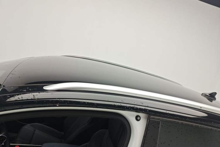 Used Volkswagen ID.4 X 2025 Smart Version Pure & Intelligent Enjoyment Edition Roof