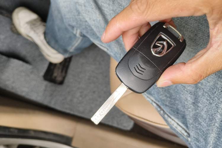 Used Baojun 730 2017 1.8L iAMT Luxury Version 7-Seater
