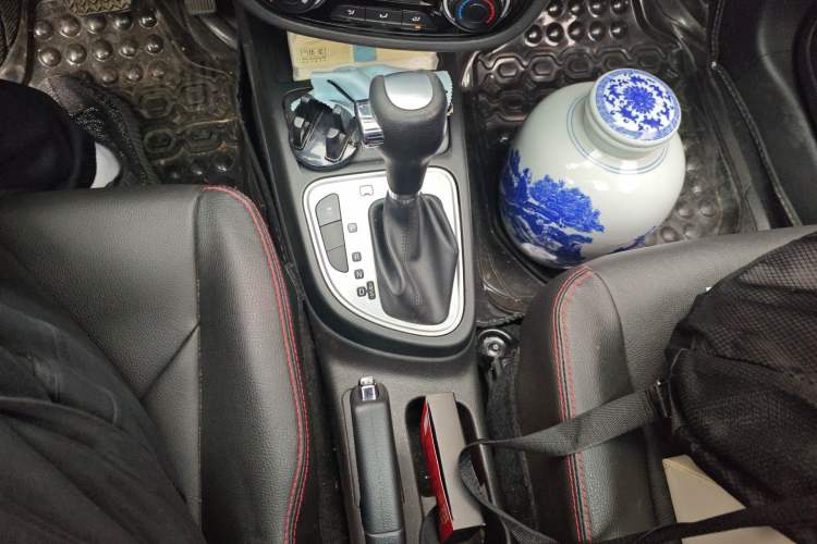 Used FAW Junpai D60 2017 1.8L Automatic Prestige Model Gear Lever