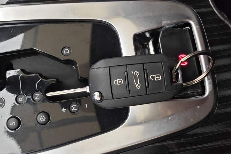 Used Peugeot 3008 2013 1.6THP Automatic Prestige Edition Interior 1