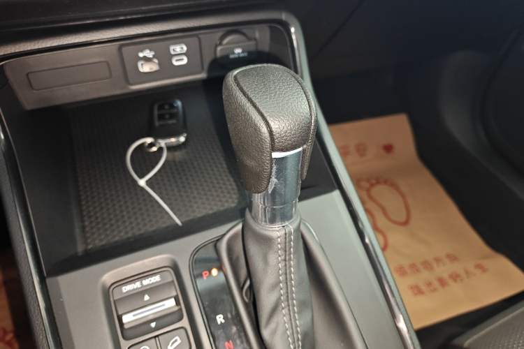 Used Honda CR-V 2024 240TURBO Two-Wheel-Drive Active Version 5 Seats Gear Lever