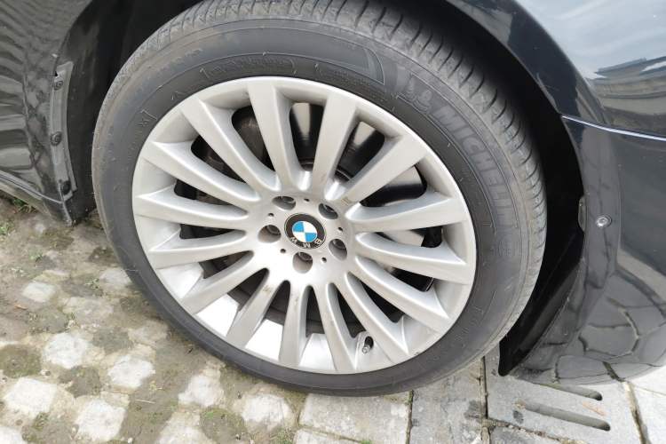 Used BMW 7 Series 2010 760Li Right Front Wheel Hub