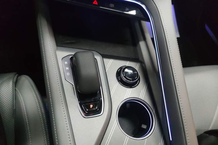 Used Zeekr 001 2024 YOU Edition 100 kWh All-Wheel Drive Gear Lever