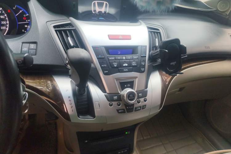 Used Honda Odyssey 2013 2.4L Luxury Edition Audio And AC Panel