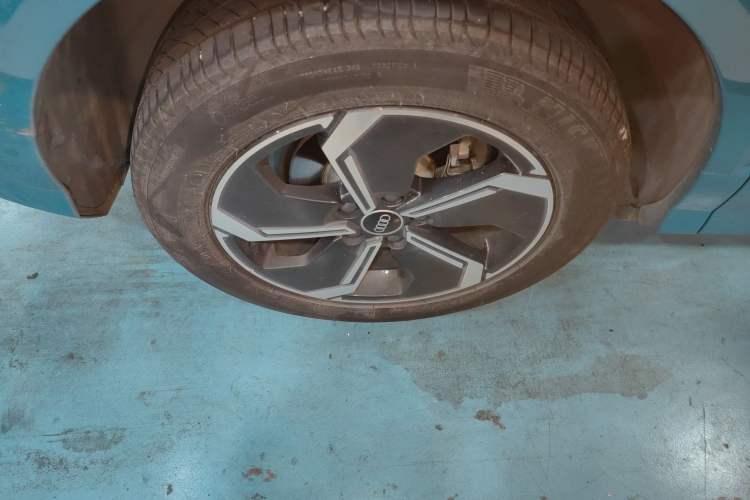 Used Audi Q2L e-tron 2022 Q2L e-tron Pure Electric Smart Enjoyment Model Right Rear Wheel Hub