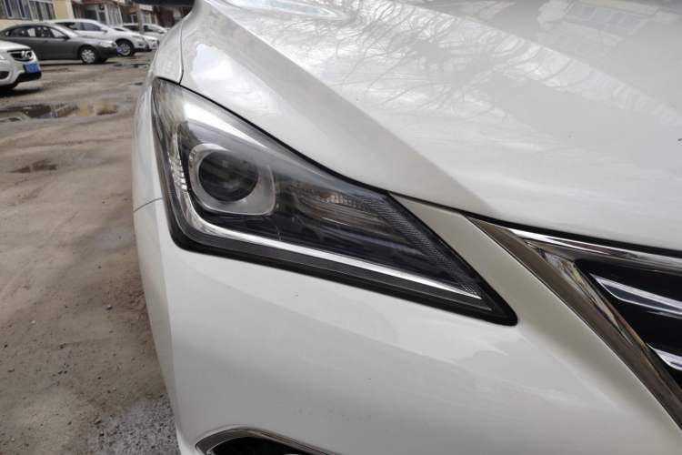 Used CHANGAN Eado 2018 High-Energy Edition 1.6L GDI Automatic Pioneer Model China V Standard Right Front Headlight