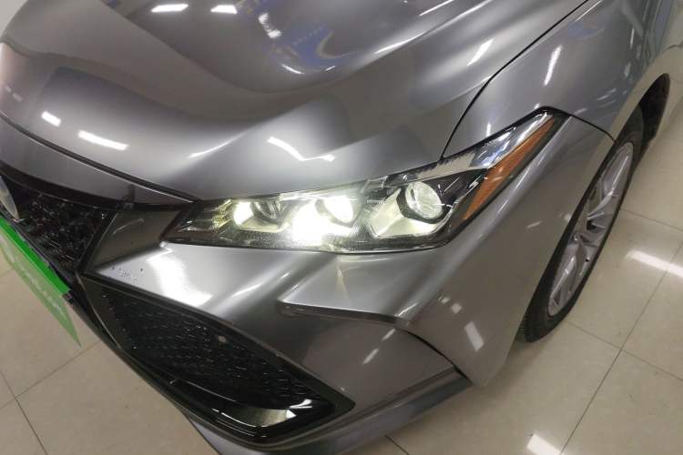 Used Toyota Avalon 2019 Dual-Engine 2.5L Luxury Edition China VI Standard