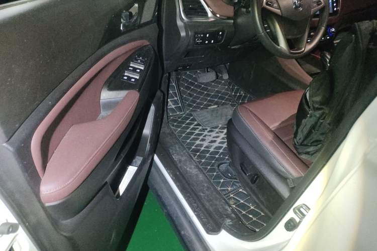 Used Changan Lingxuan 2017 1.5T Automatic Lehuo Flagship Model
