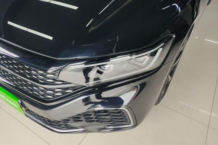 Used Volkswagen Passat 2025 Outstanding Model 380TSI Starry Dragon Glorious Edition
