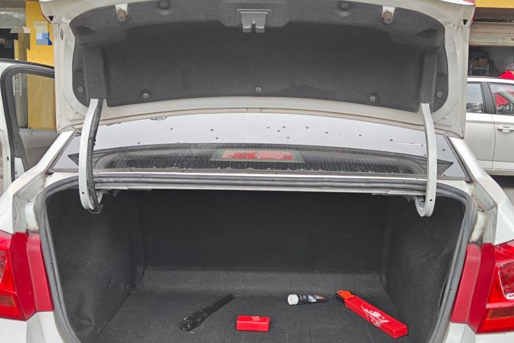 Used Chevrolet Cruze 2015 1.5L Classic SE AT Trunk