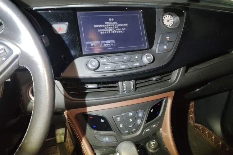 Used Buick Envision 2018 28T Four-Wheel Drive Elite Version Audio And AC Panel